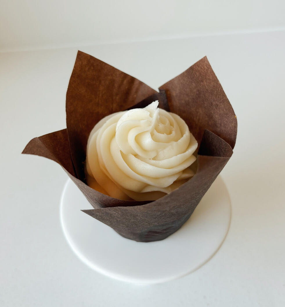 Vanilla rosette cupcake
